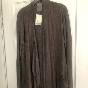 Barefoot dreams cozy chic wrap